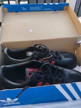 Adidas Sneakers